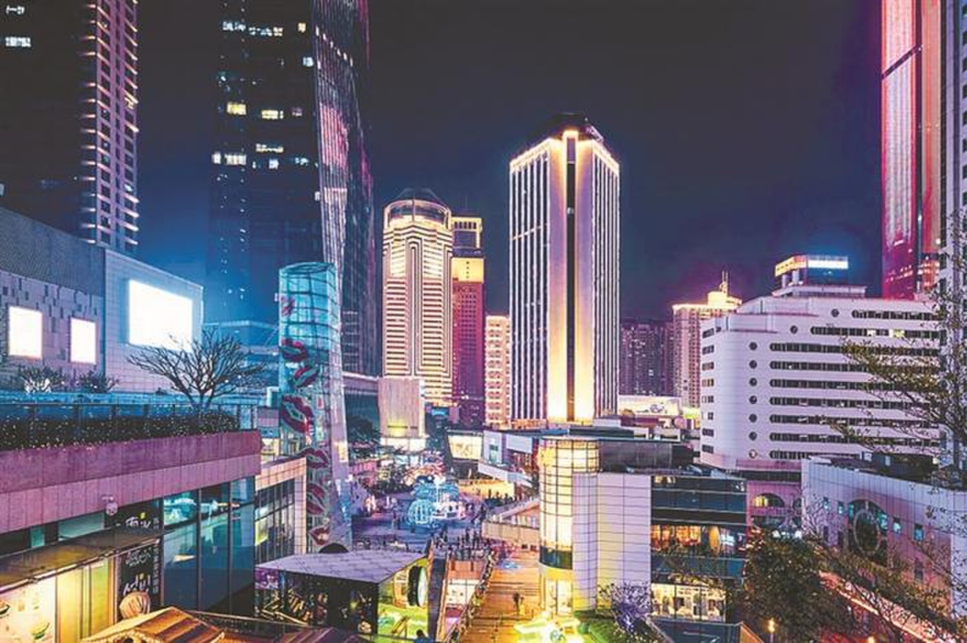 Huaqiangbei electronics market at night